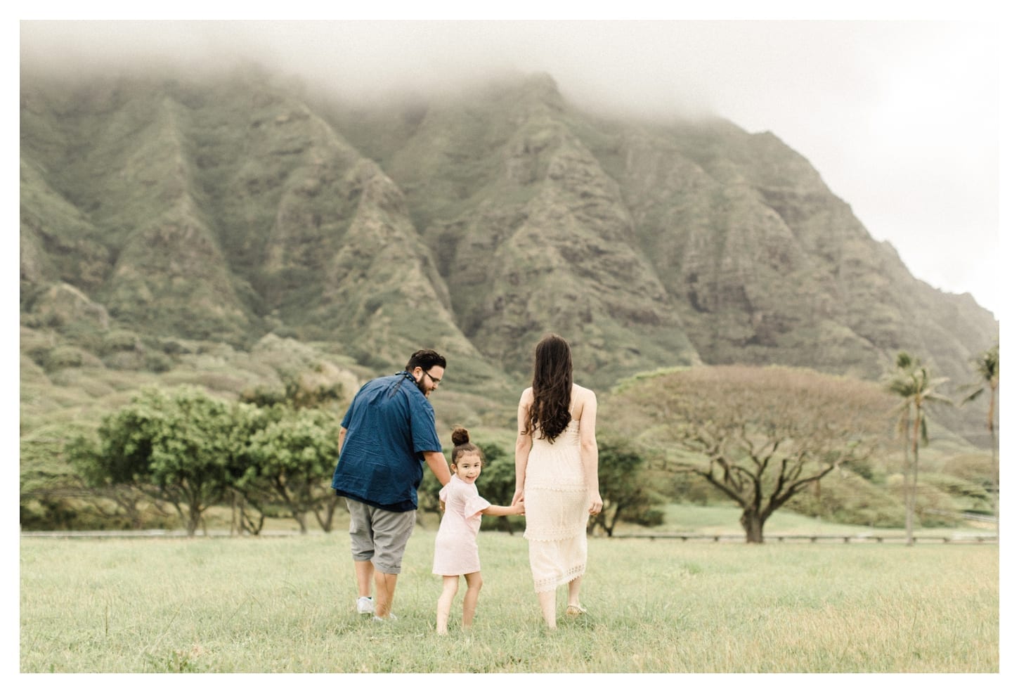 Oahu Hawaii family portrait photographer