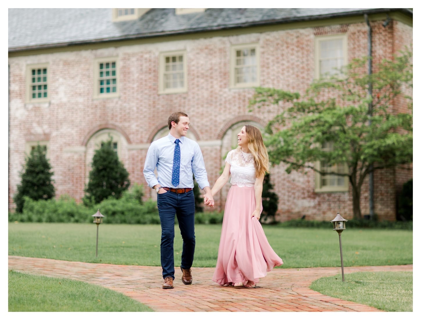 Colonial Williamsburg Virginia engagement photographer