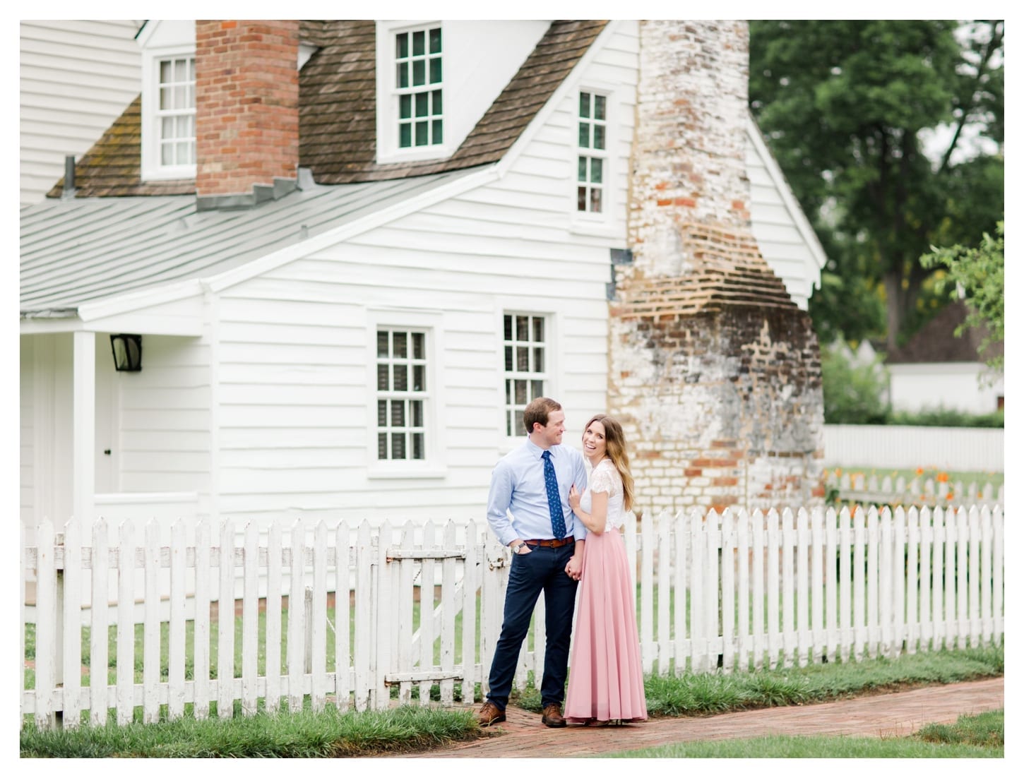 Colonial Williamsburg Virginia engagement photographer