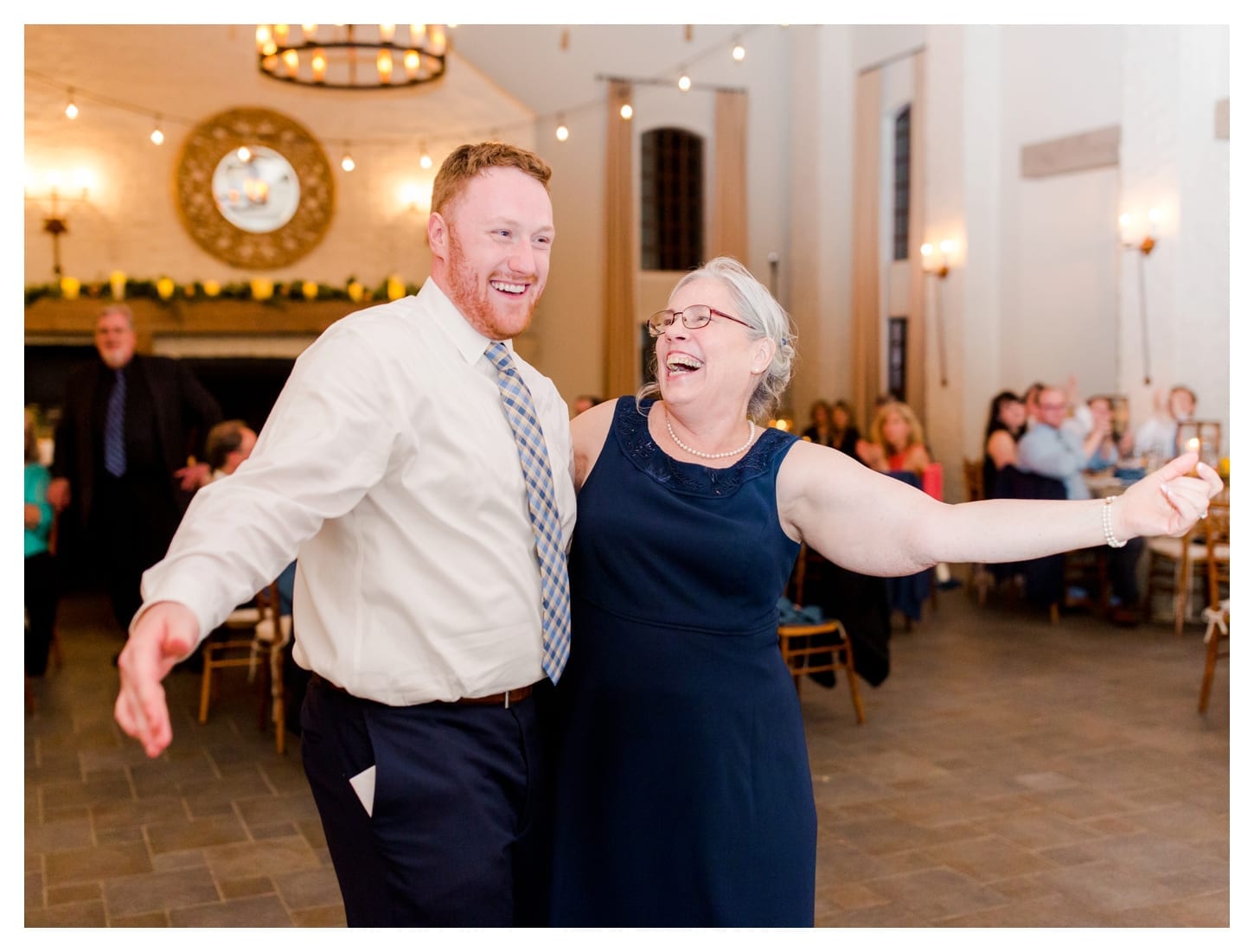 Early Mountain Vineyards wedding photographer