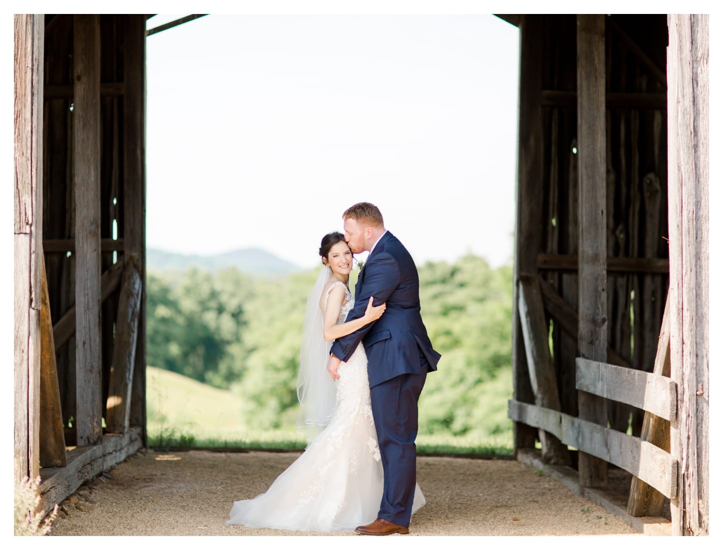 Early Mountain Vineyards wedding photographer