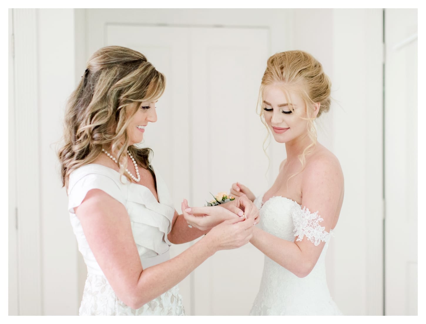 Red August Farm wedding photographer