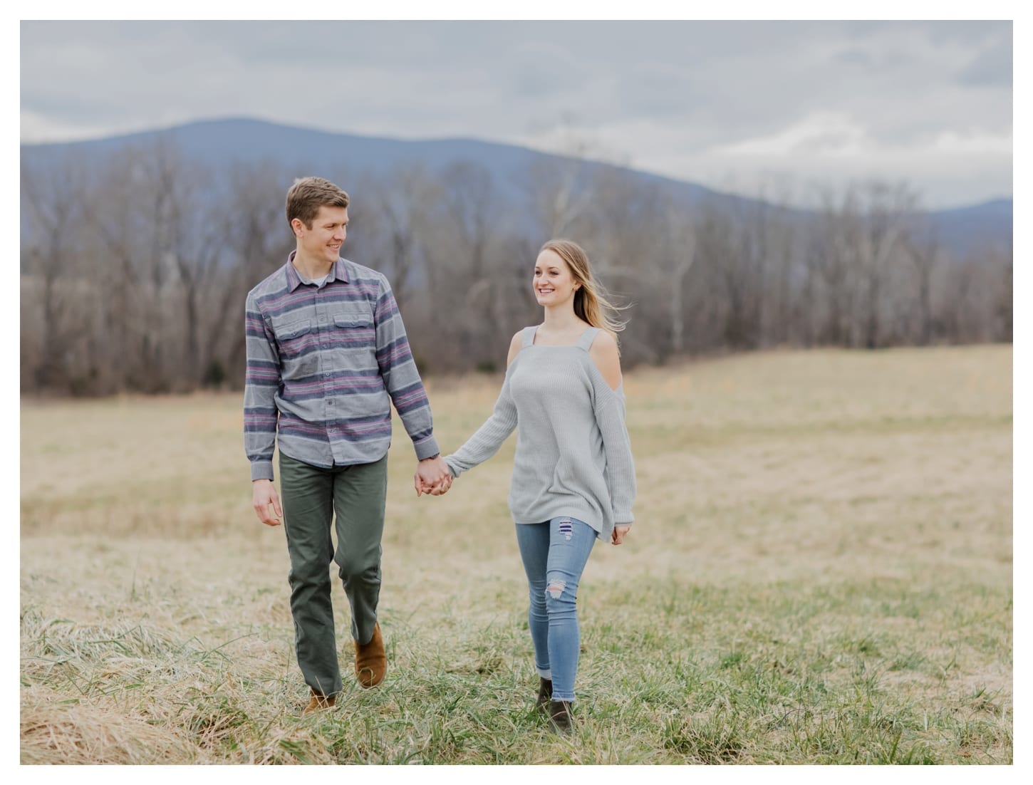 Barn At Edgewood engagement photographer