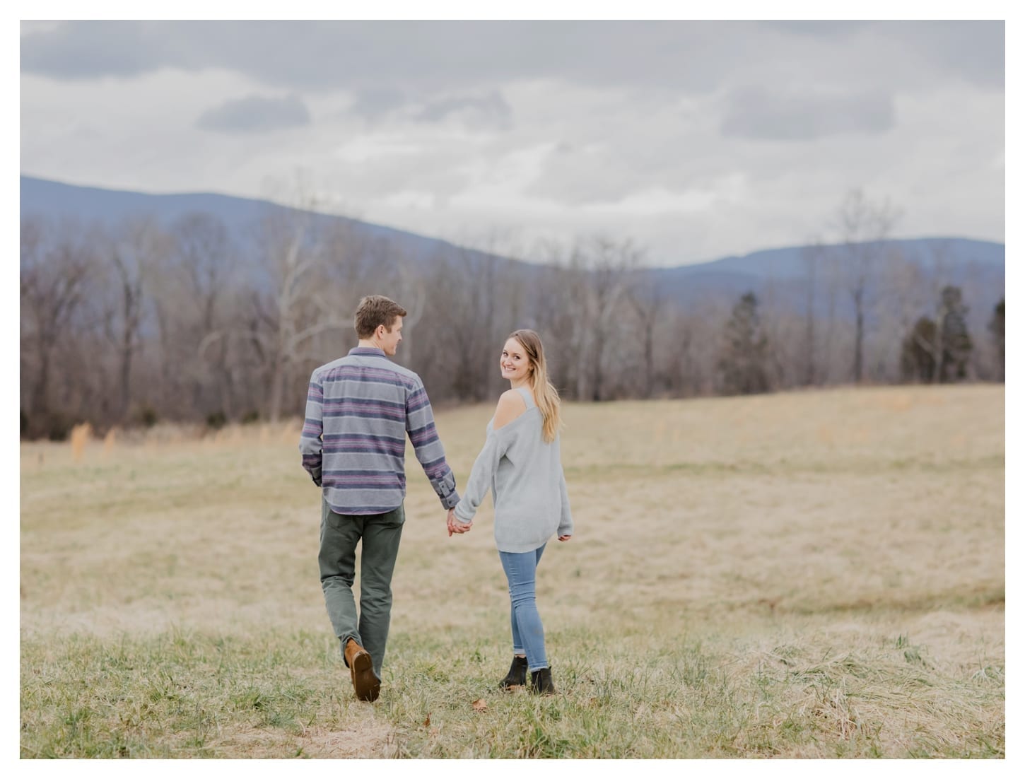 Barn At Edgewood engagement photographer