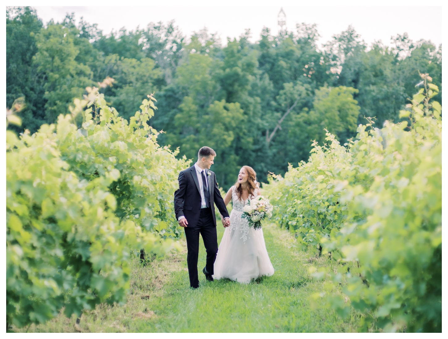 Barren Ridge Vineyards wedding photographer