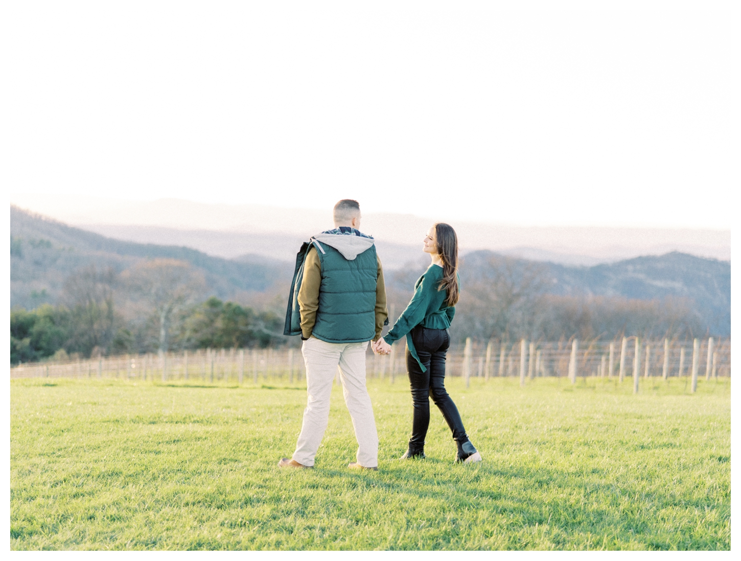 12 Ridges Vineyard Couples Portrait Photographer