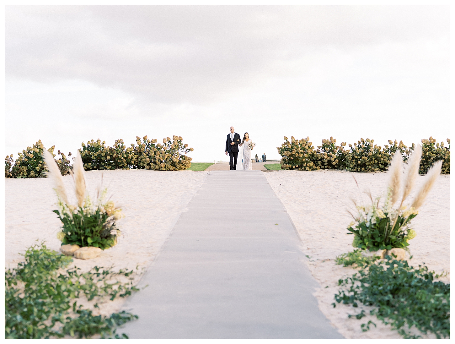 Oahu Hawaii Wedding Photographer