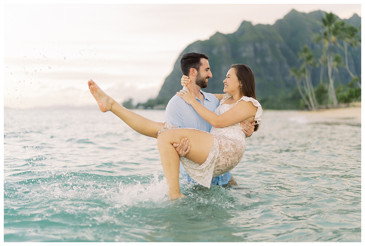 Honolulu Hawaii Engagement Photographer