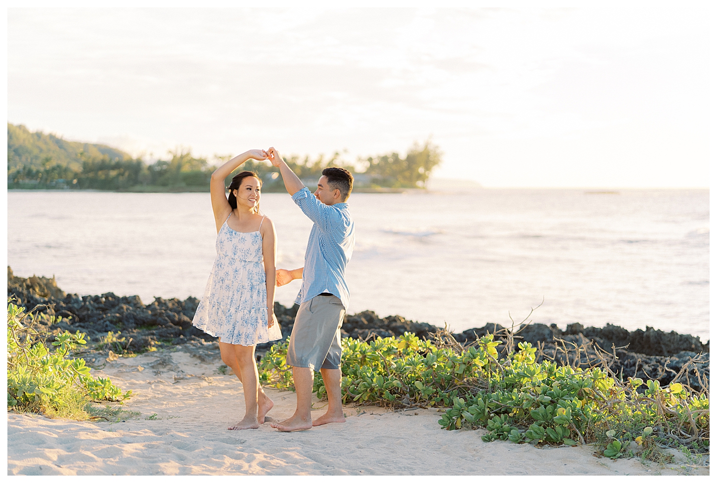 Oahu Hawaii Couples Photographer