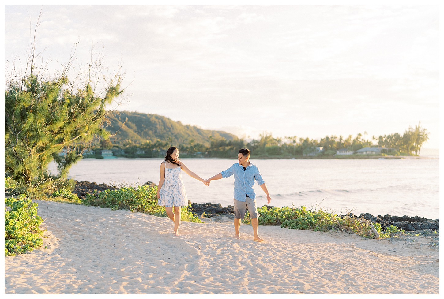 Oahu Hawaii Couples Photographer